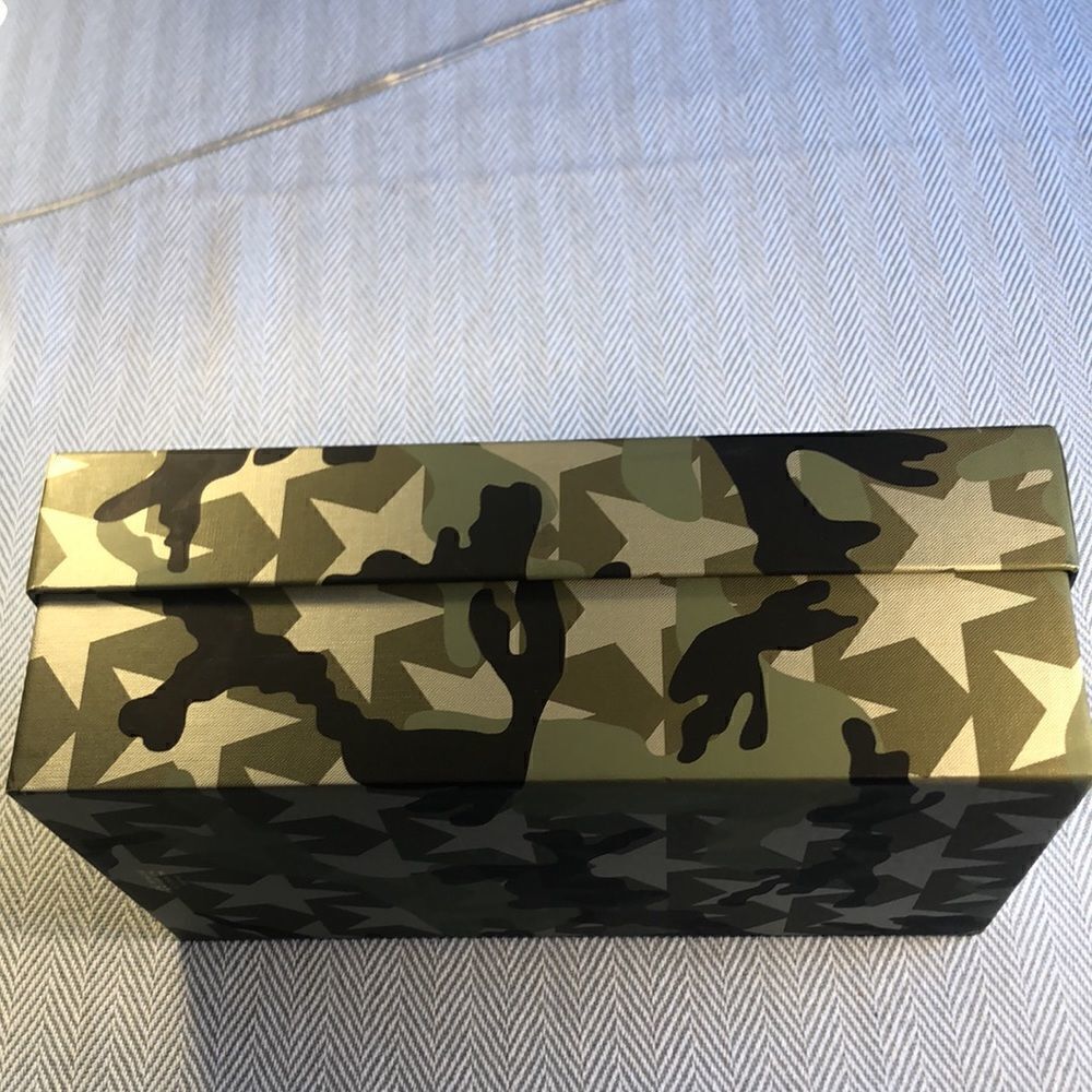 Valentino camo Shoe Box  length 13 5/8” X w 7 5/8  X h 5”, Excellent Condition - Picture 3 of 12